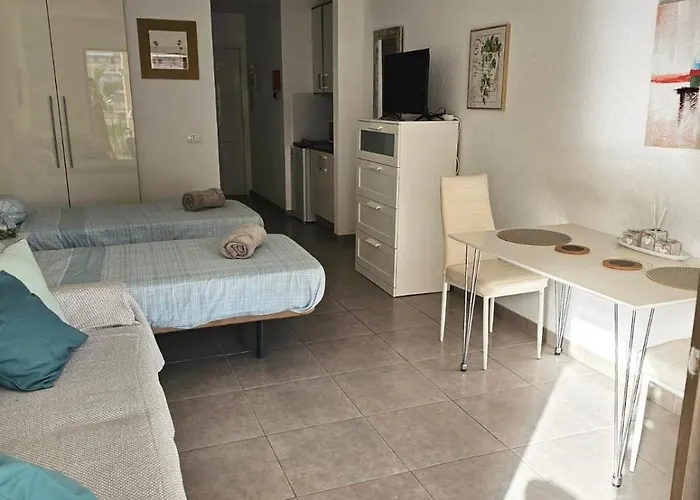 Apartmán The Poolside Haven, Azure Dreams *