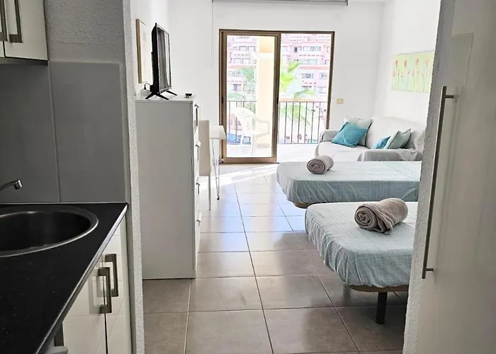 The Poolside Haven, Azure Dreams Apartmán Los Cristianos (Tenerife)