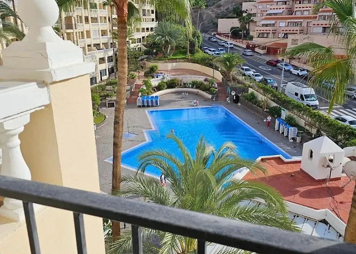 The Poolside Haven, Azure Dreams *